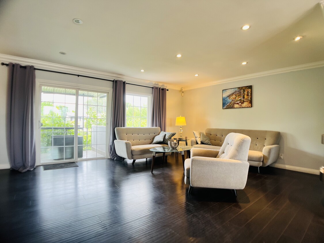 Bright living room - 6301 Coldwater Canyon Ave