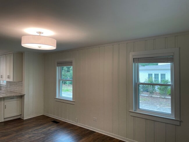 Building Photo - 408 Rockridge Ave
