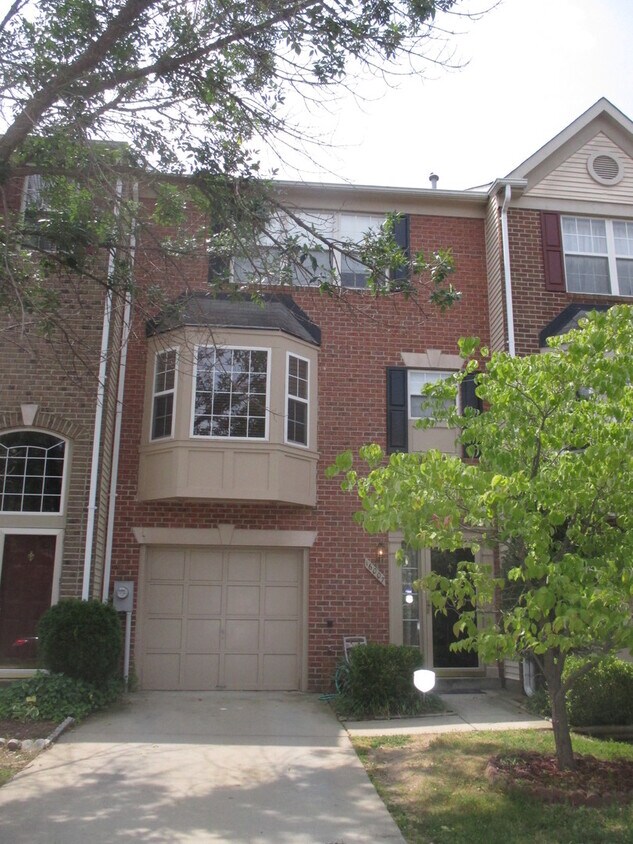 Primary Photo - BEAUTIFUL 3 BR/2.5 BA Townhouse in Bowie! ...