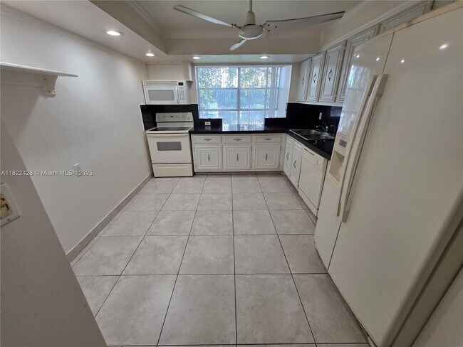 Building Photo - 601 Three Islands Boulevard