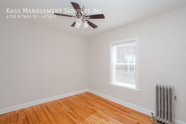 Foto del edificio - 4750 N Troy St