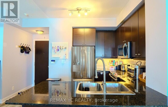 Building Photo - 50 Absolute Ave