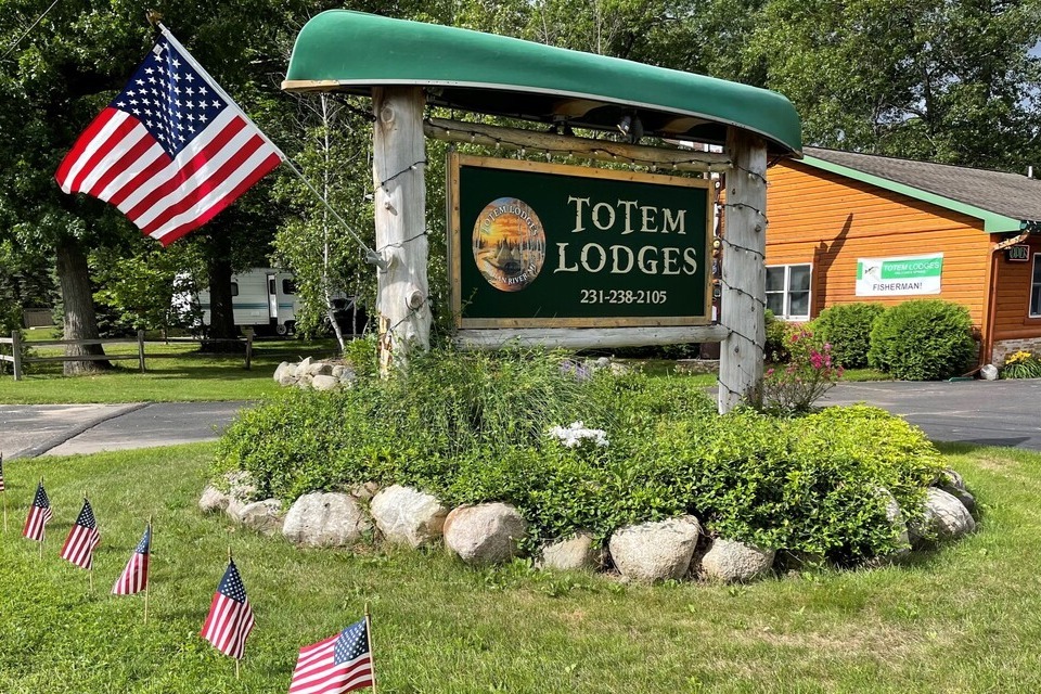 Entrance to property - Totem Lodges