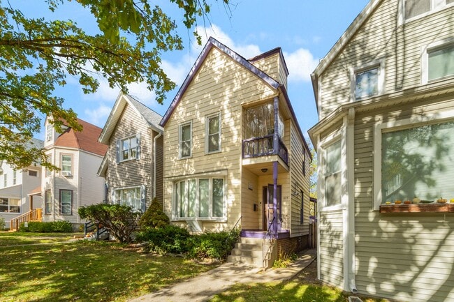 Building Photo - 1015 Garnett Pl