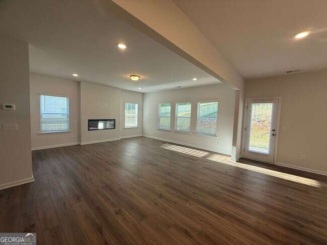 Foto del edificio - 121 Sycamore Ln