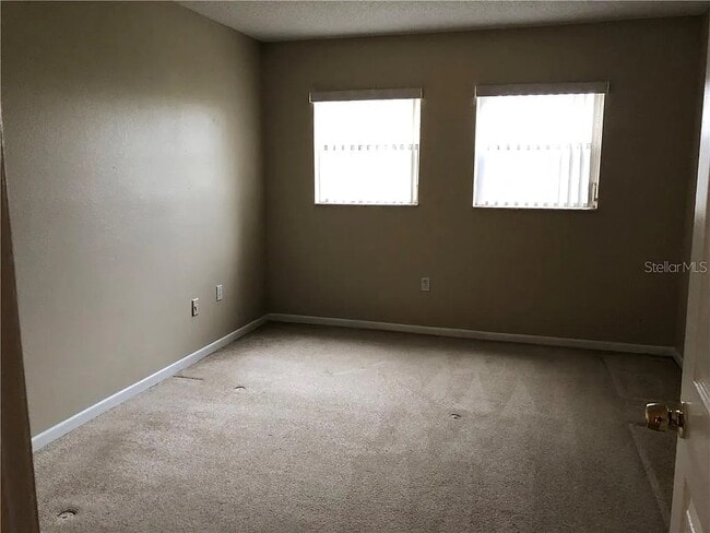 Building Photo - 836 Sky Lake Cir