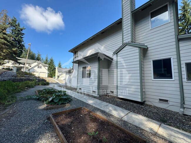 Building Photo - 979 NW Calypso Cir
