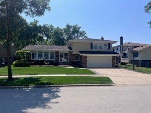 Primary Photo - 807 Crabtree Dr