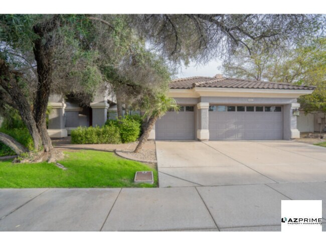 Foto del edificio - Here is the Perfect Scottsdale 4/2.5 Famil...
