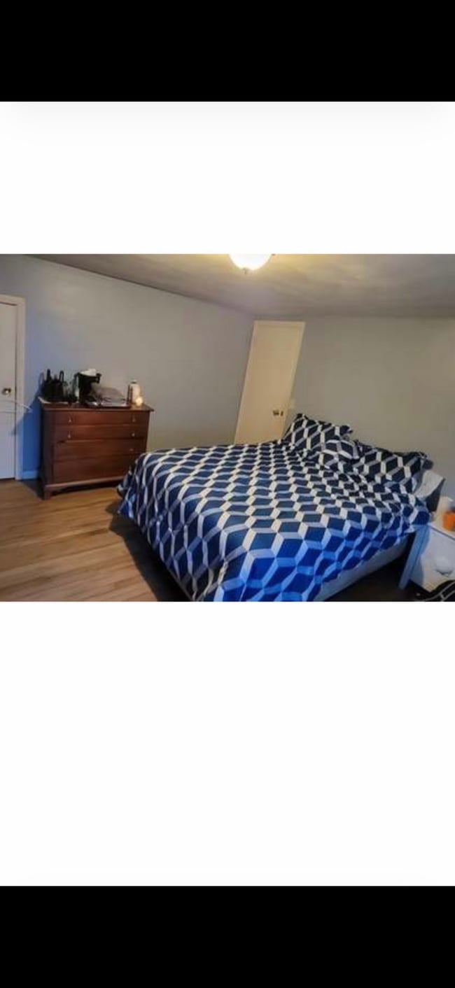 Building Photo - 138 Draper St