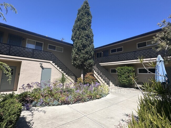 Building Photo - 4566 Maryland St