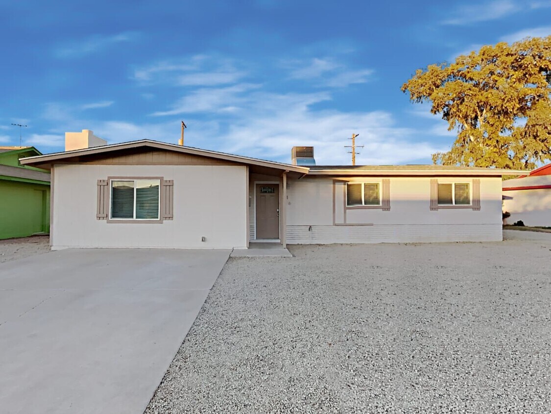 Primary Photo - 516 E Malibu Dr