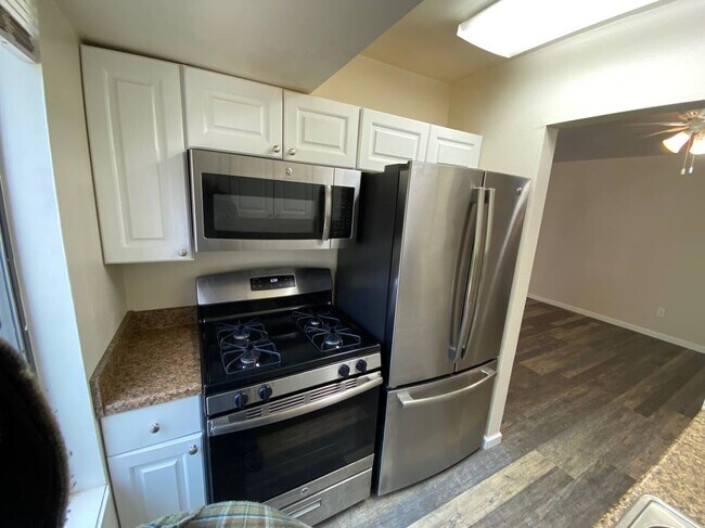 Foto del edificio - 50 Gibbs Rd