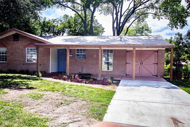 Building Photo - 5700 Glenhollow Path