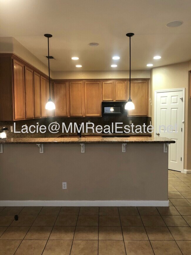 Foto del edificio - 10927 Wildberry Ln