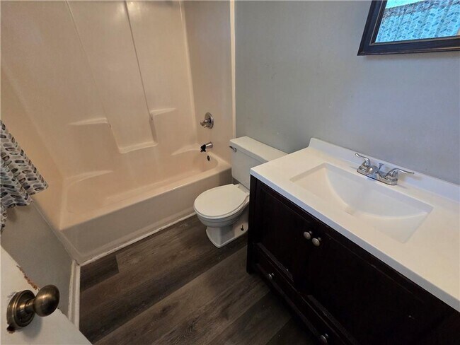 Building Photo - 5034 Cherokee Ct