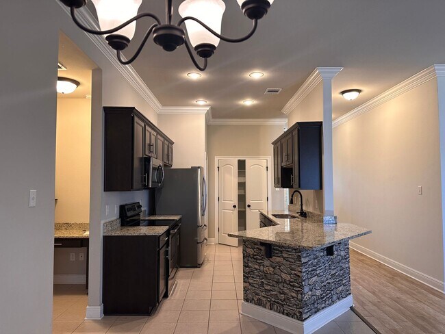 Building Photo - Beautiful 3/2 in Moss Bluff!