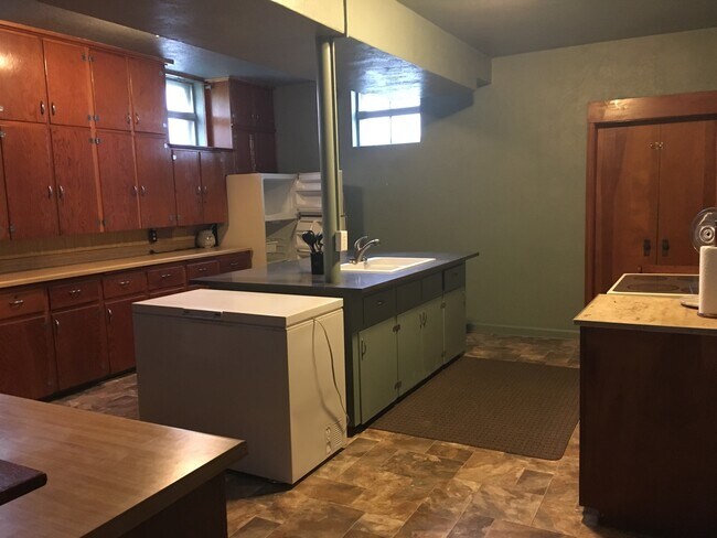 Kitchen - 204 3rd St