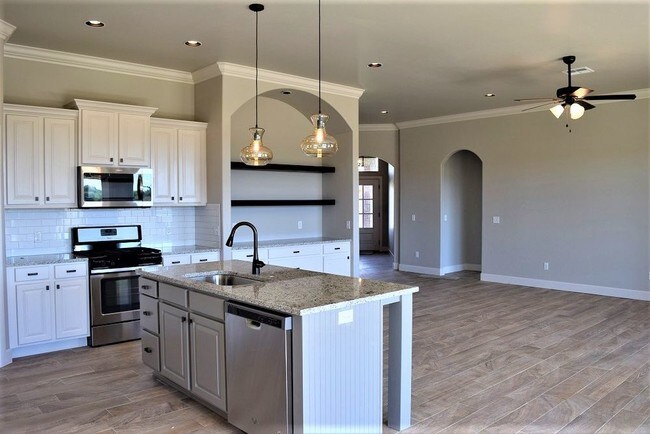 Building Photo - 6540 Bentley Dr