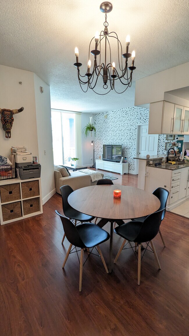 Foto del edificio - 275 NE 18th St