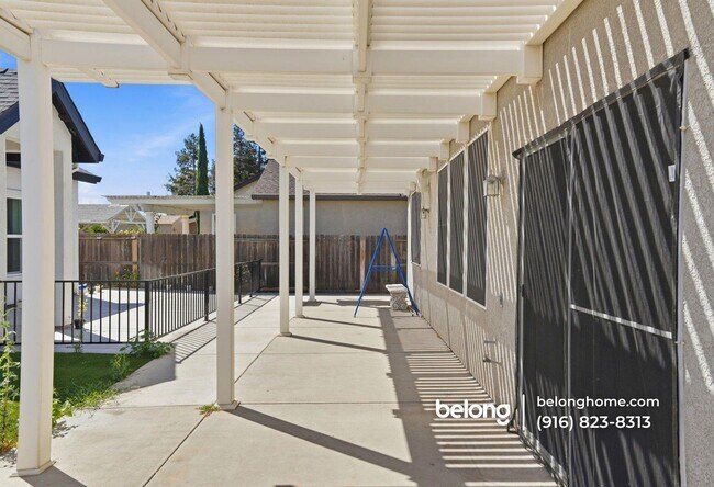 Foto del edificio - 1714 Nicol Way