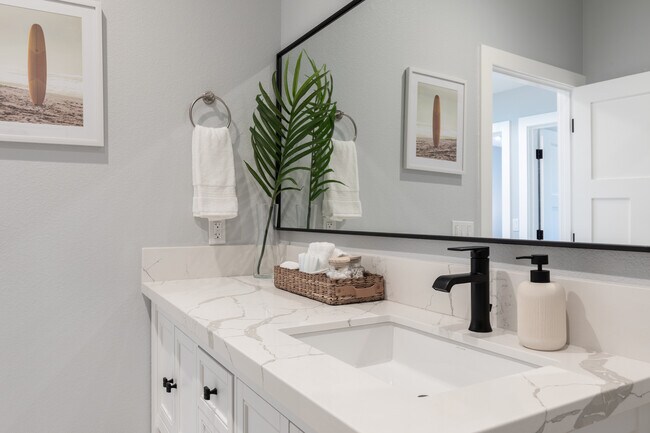 Baño n.° 1 en la primera planta - 2029 Stagecoach Rd