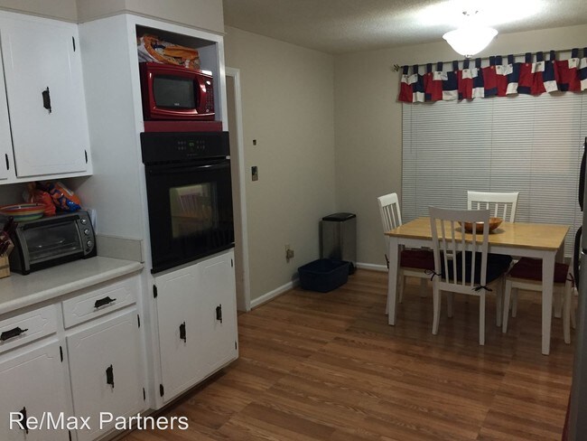 Building Photo - 3 br, 2 bath House - 1119 Brookwood Drive