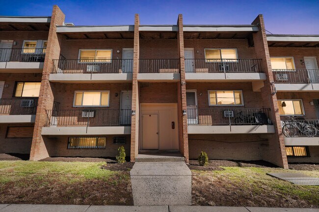 Foto del edificio - Fernrock Apartments