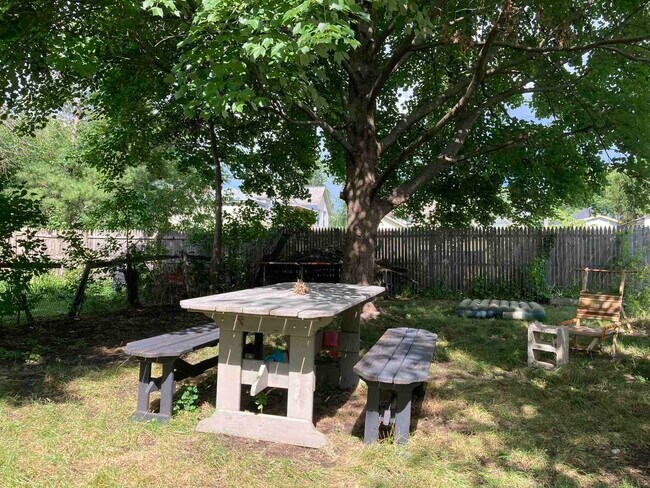 Large landscaped backyard with picnic table, grill, garden and composting station, shared with just one neighbor - 170 Park St