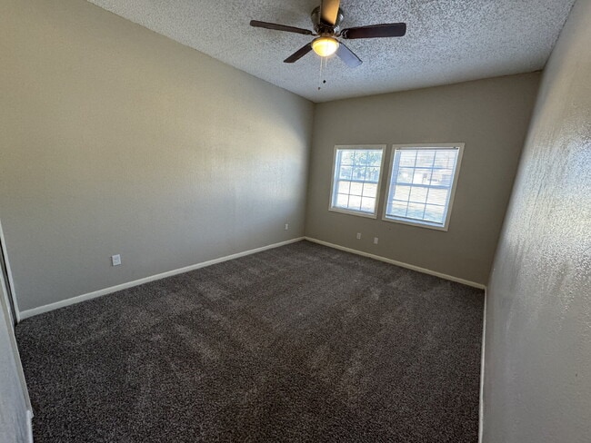 Building Photo - Convenient to Medical District and Texas Tech