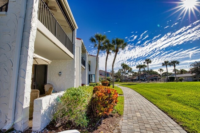 Building Photo - Seasonal Short-Term Condo on Venice Island...