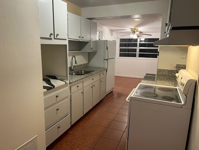 Foto del edificio - 4717 Town N Country Blvd