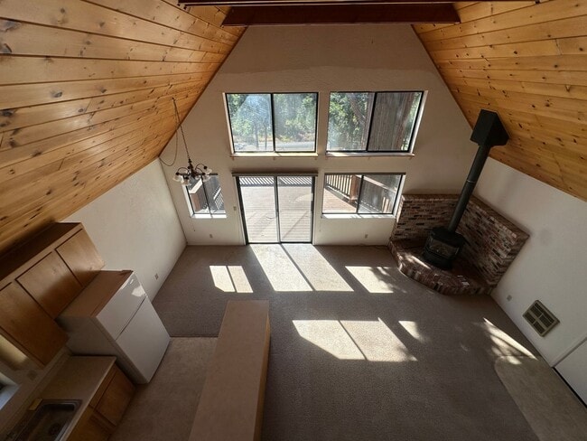 Building Photo - Cabin in the Pines