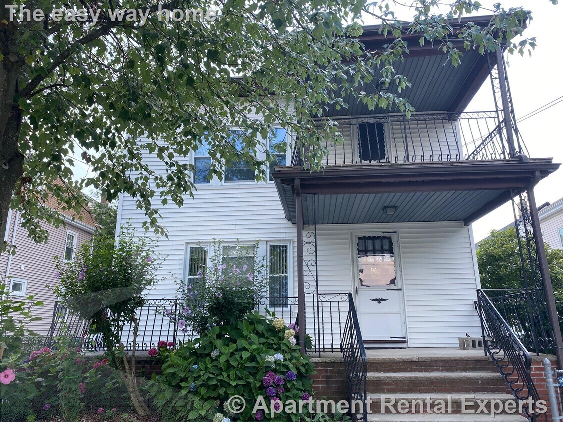 Primary Photo - Medford 2 Bedroom ** 2PKG SPACES