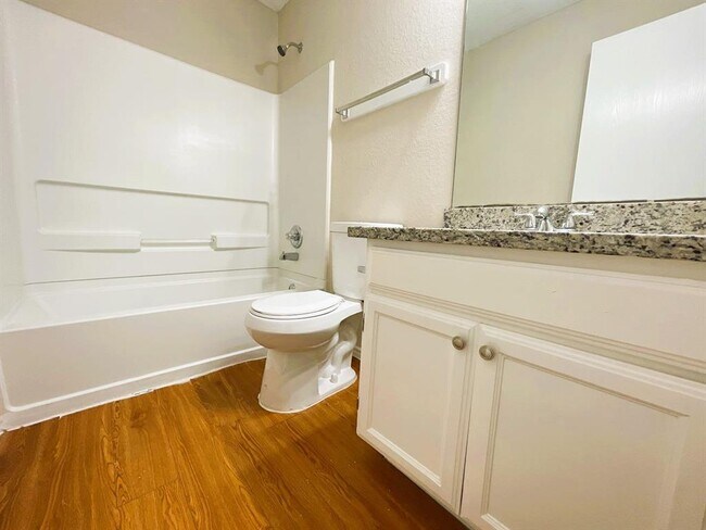 Foto del edificio - 436 Mystic Glen Loop