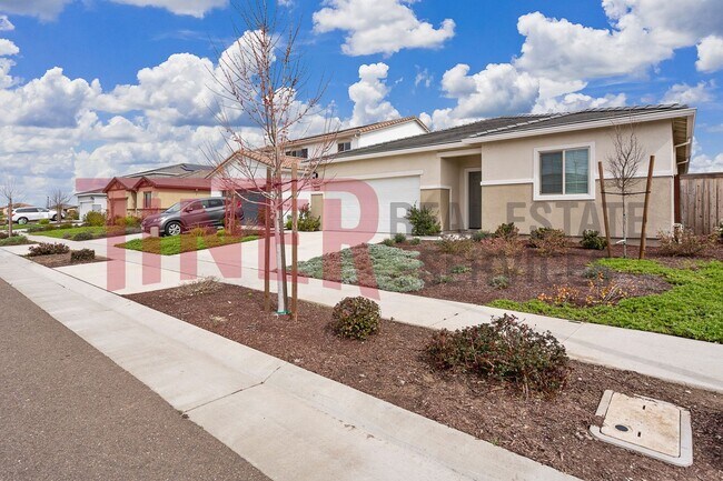 Foto del edificio - 8288 Schellhous Dr