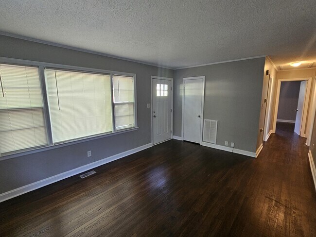 Building Photo - 4148 Welling Ave