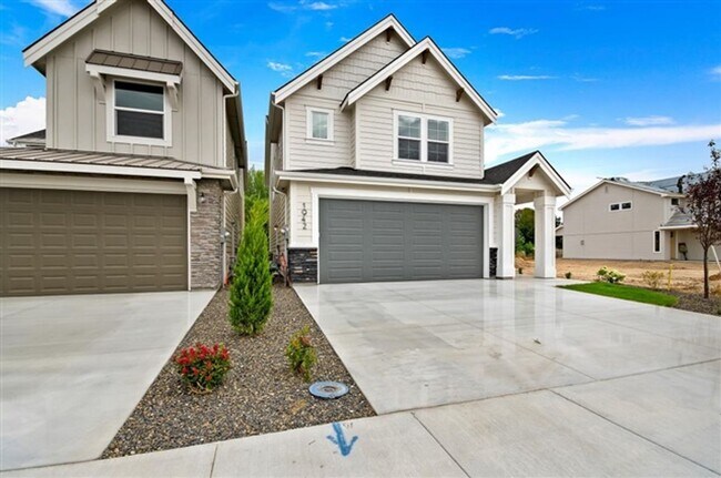 Foto del edificio - BRAND NEW HOME!!  4 Bedrooms, 3 Baths, Lar...