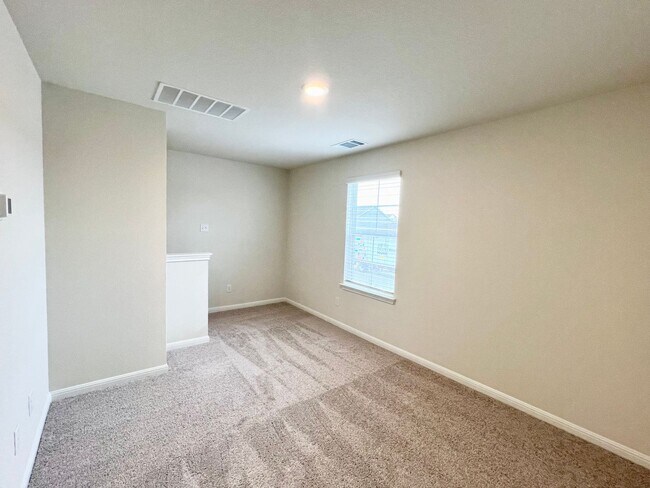 Foto del edificio - 3 bedroom, 2.5 bath home for lease