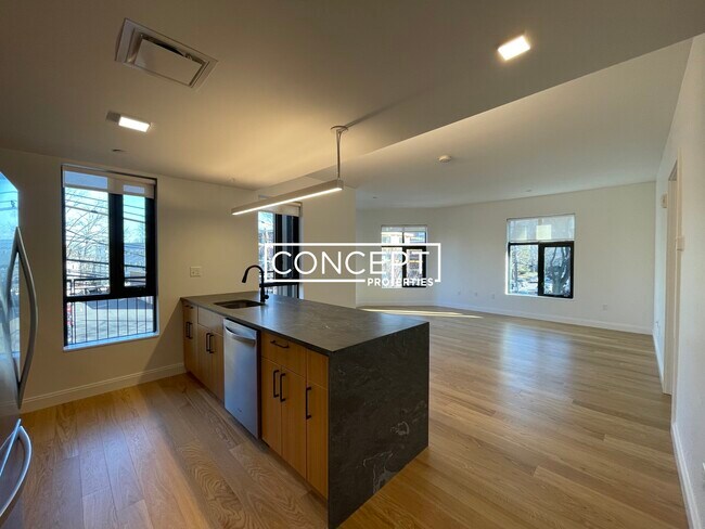 Building Photo - 83 Gardner St