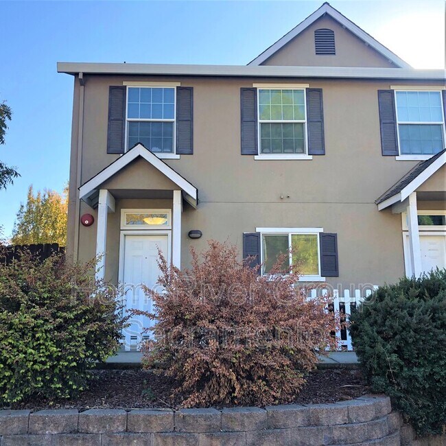 Building Photo - 7460 Garden Meadow Ln