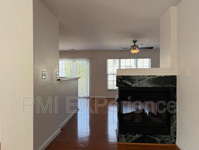 Foto del edificio - 12302 Open View Ln
