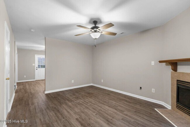 Foto del edificio - Updated Townhome In Hunters Creek