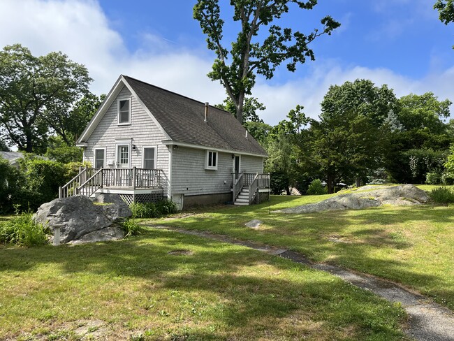 Building Photo - 10 Gilford Rd