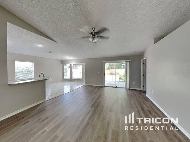Building Photo - 3910 78th Dr E