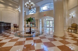 Building Photo - 19900 E Country Club Dr