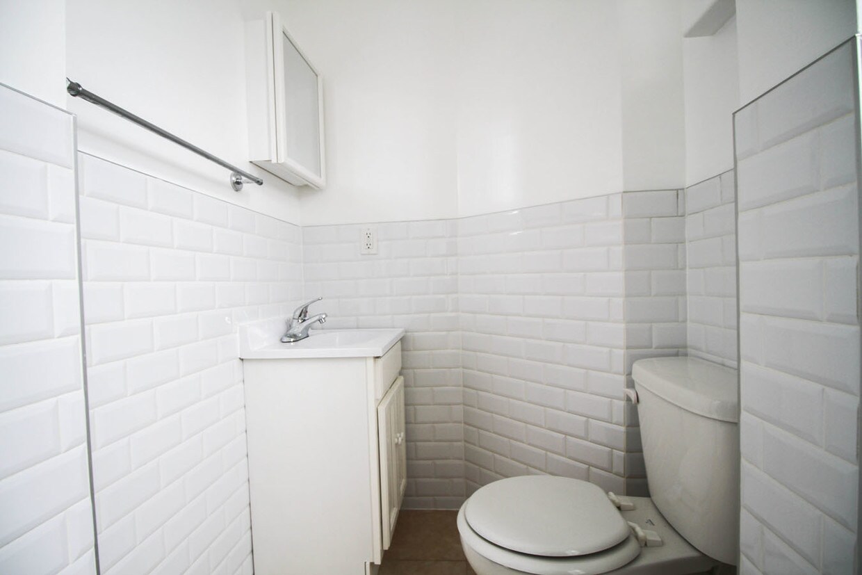 Primary Photo - 1280 Myrtle Ave