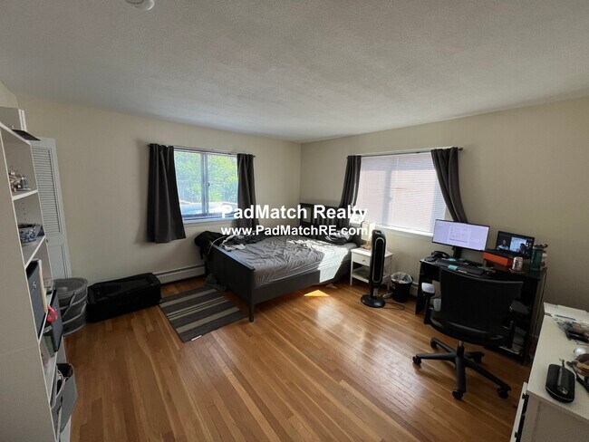 Foto del edificio - 1950 Beacon St