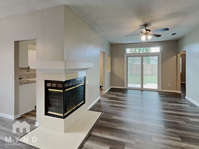 Foto del edificio - 12382 Silent Brook Trail N