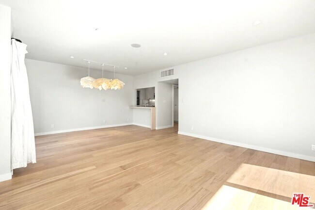Foto del edificio - 1021 Westmount Dr